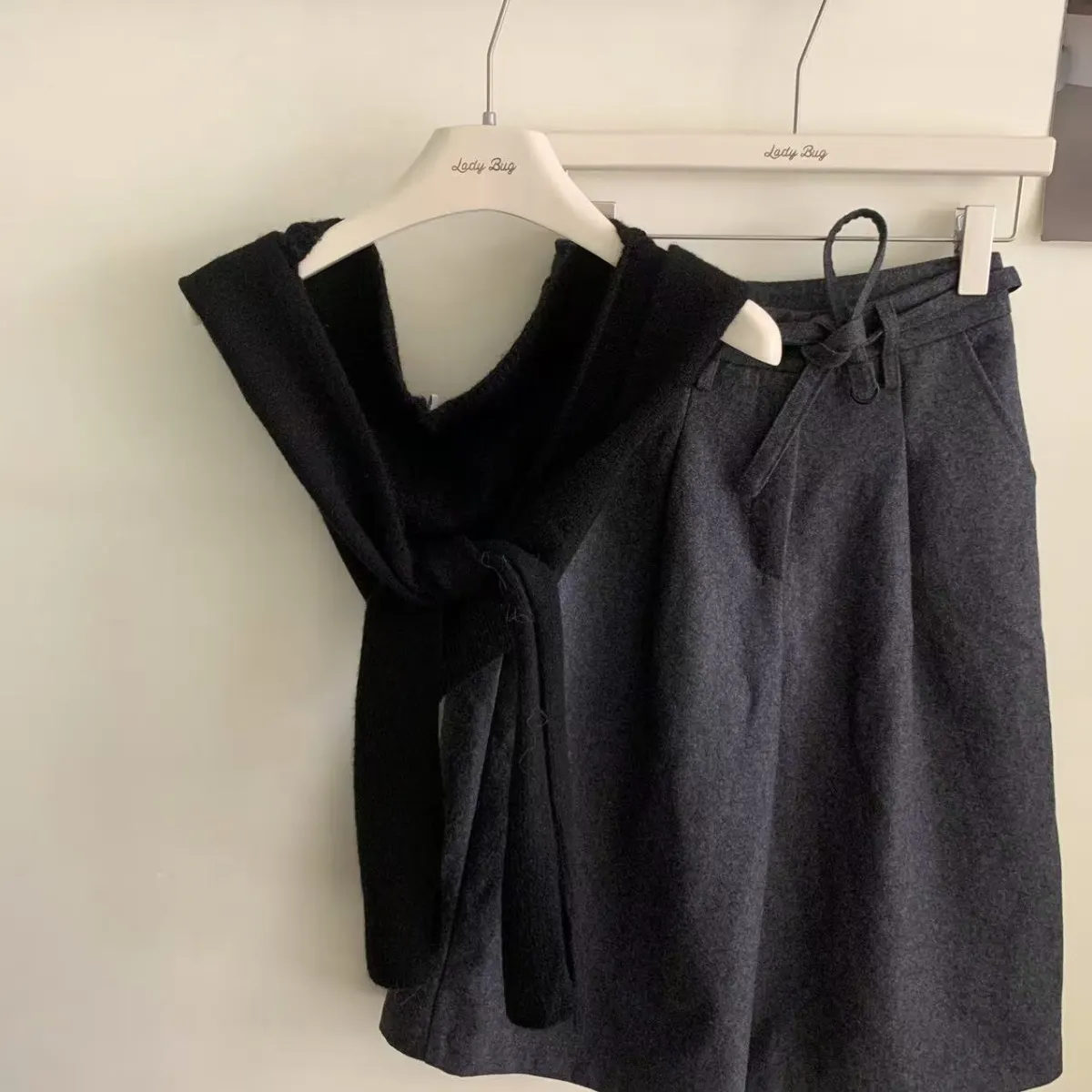 Knitted Hooded Scarf - Black