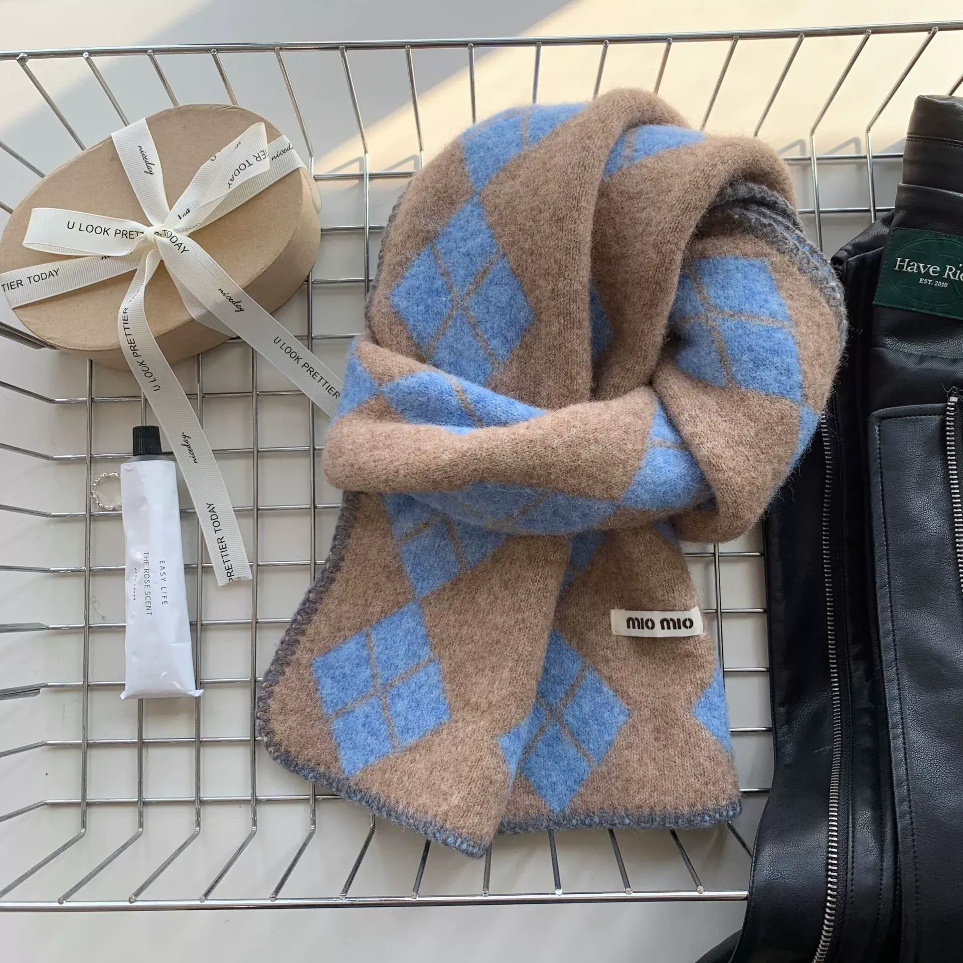 Argyle Pattern Warm Scarf - Mocha