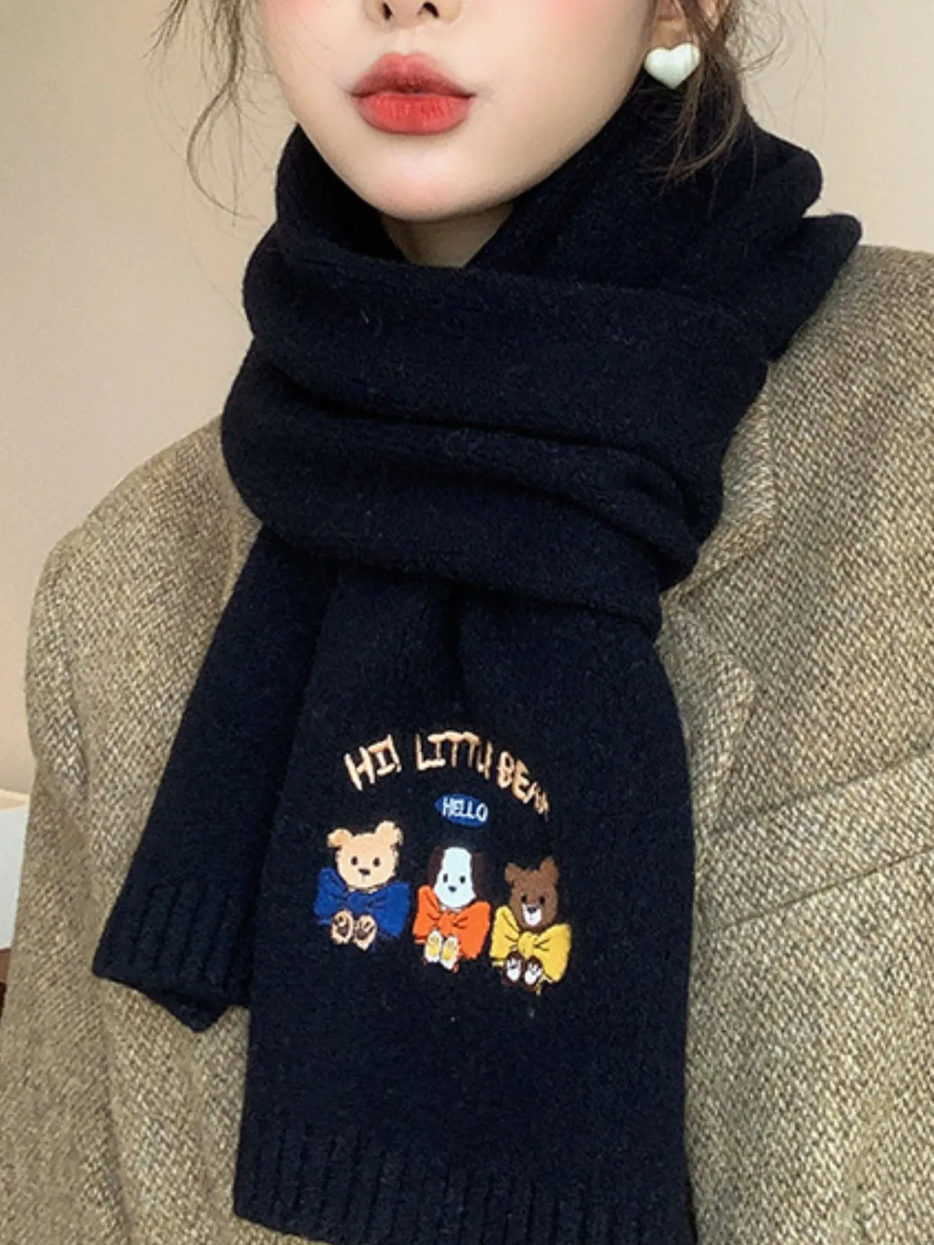 Embroidered Cartoon Warm Scarf - Black