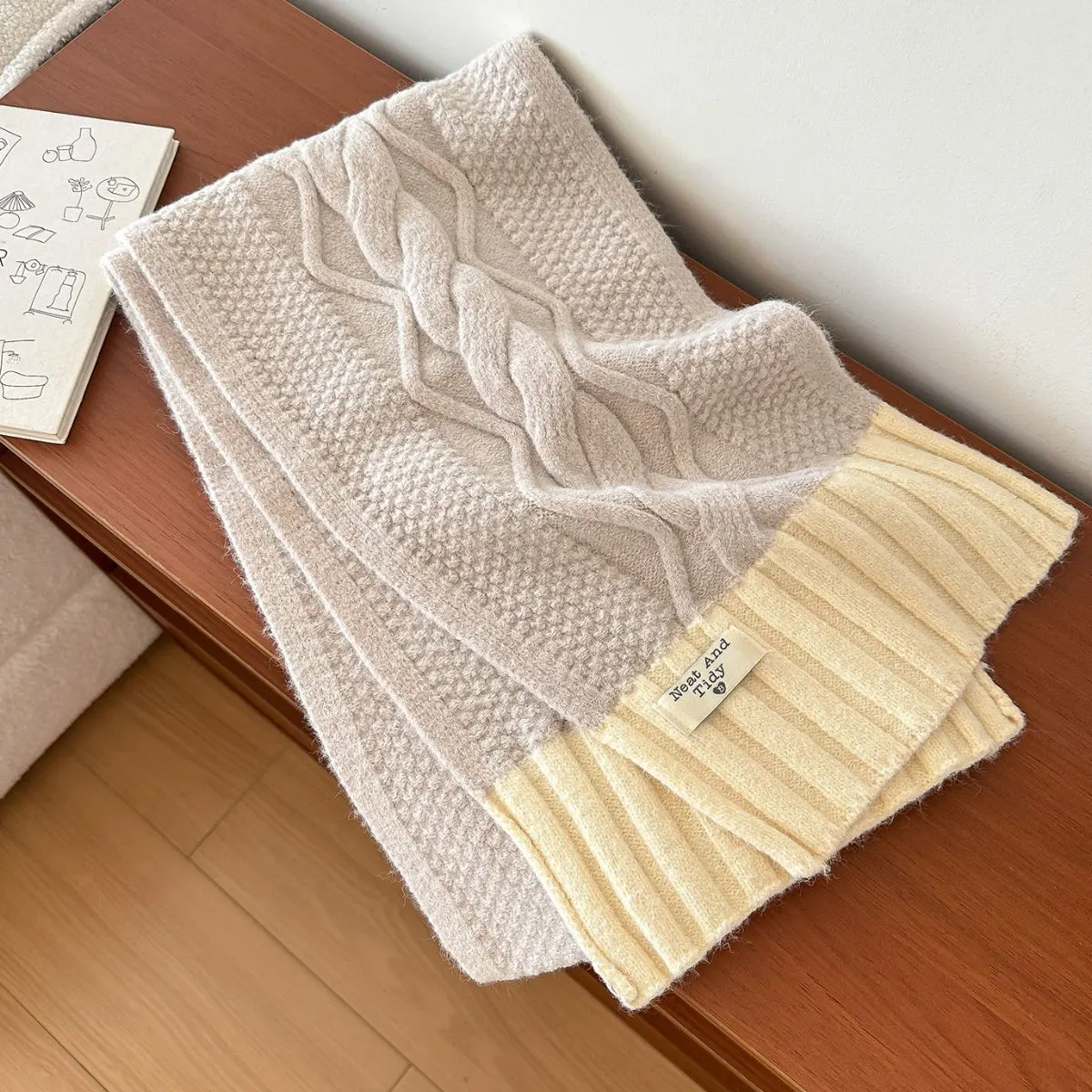Two-Tone Cable Knitted Scarf - Khaki