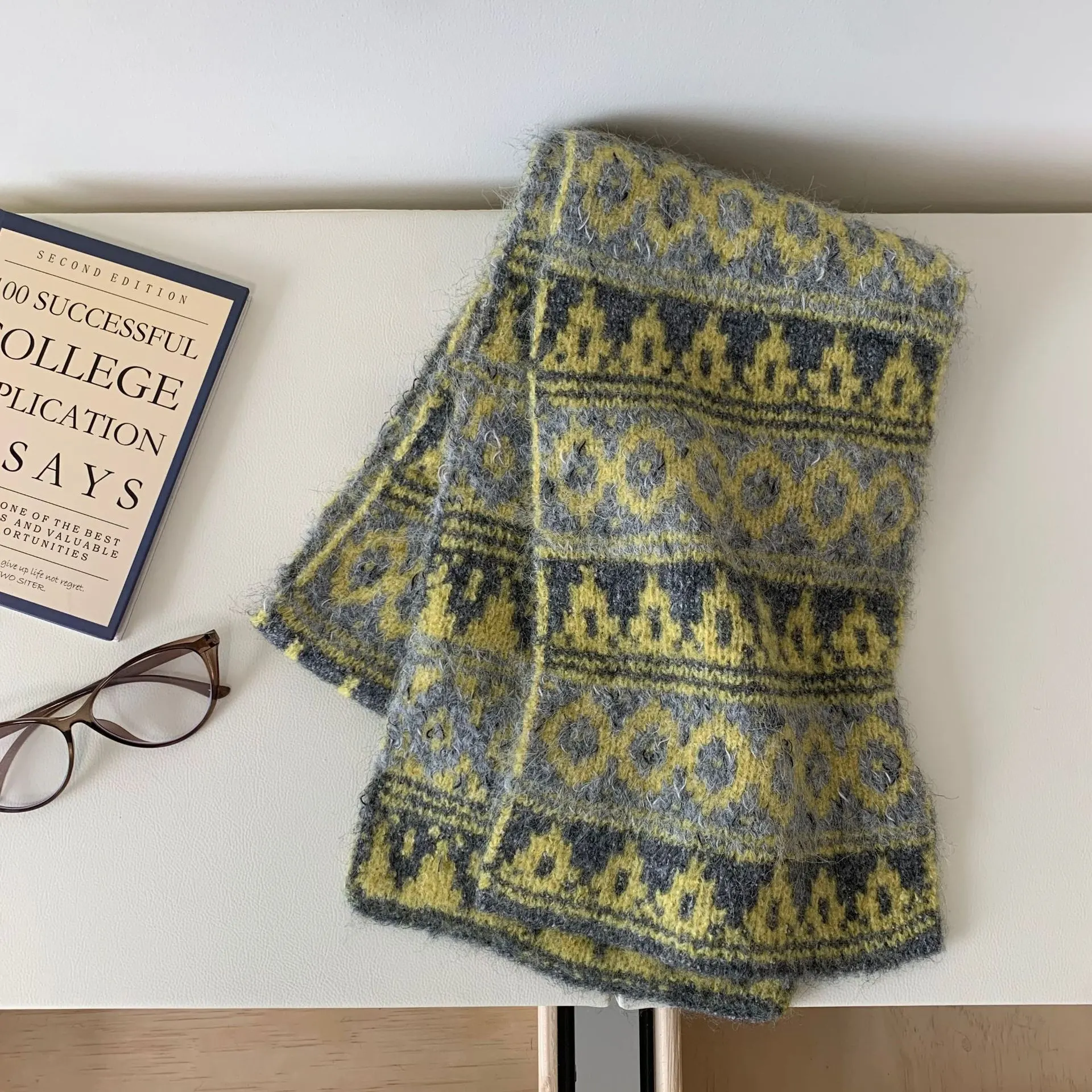 Vintage Knitted Pattern Warm Scarf - Gold