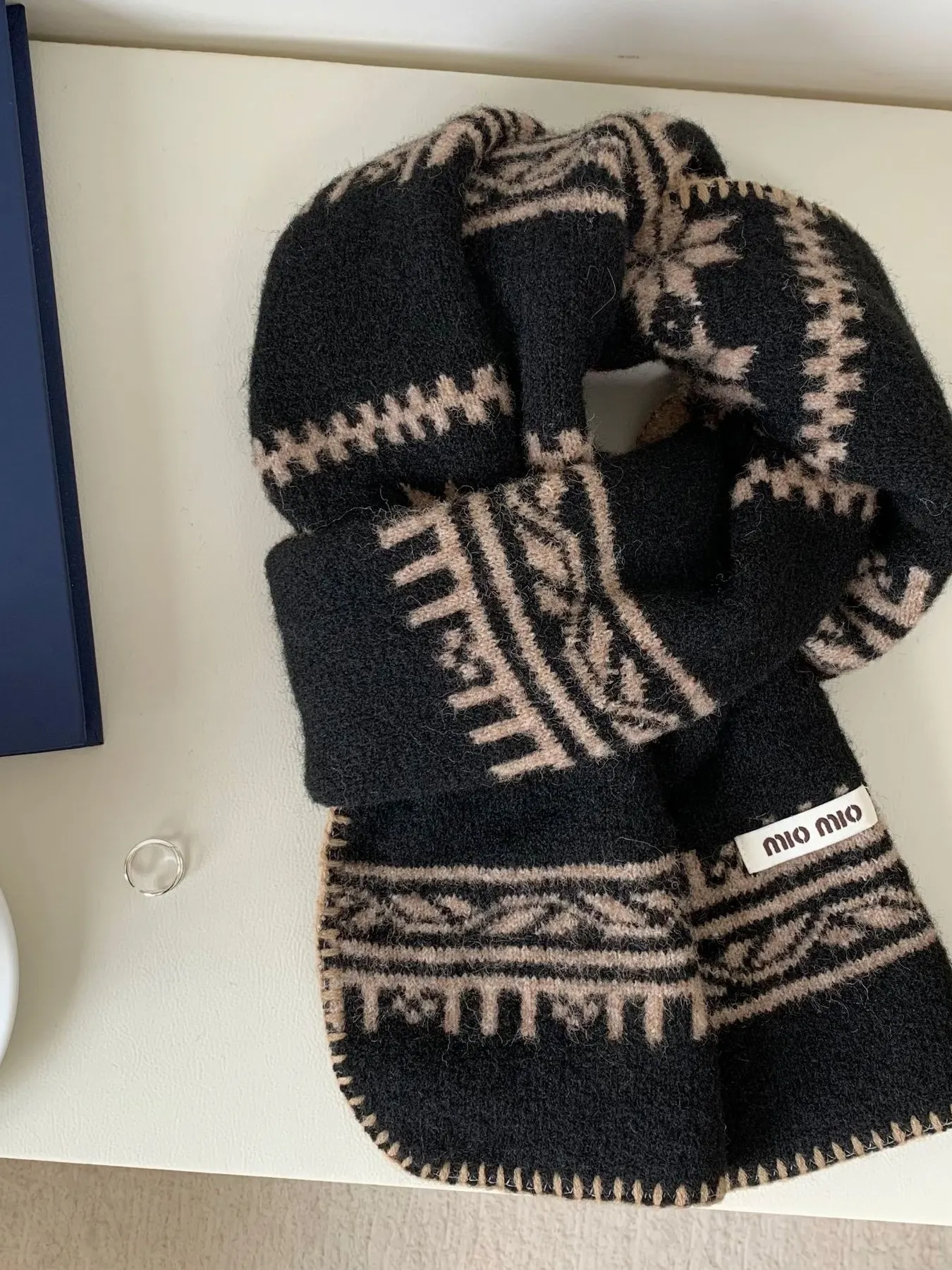 Vintage Pattern Knitted Scarf - Black