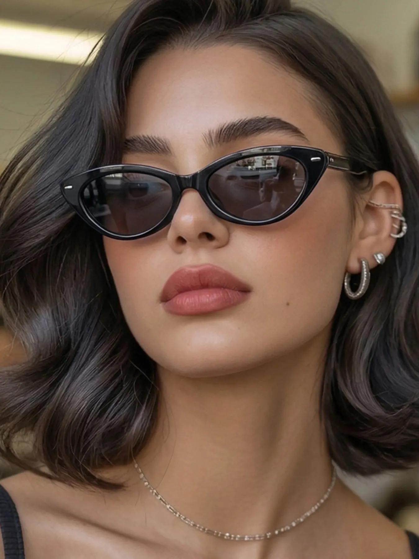 Vintage Cat-Eye Sunglasses - Black