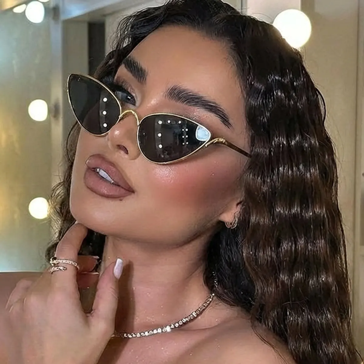 Gold-Rimmed Cat-Eye Sunglasses - Black