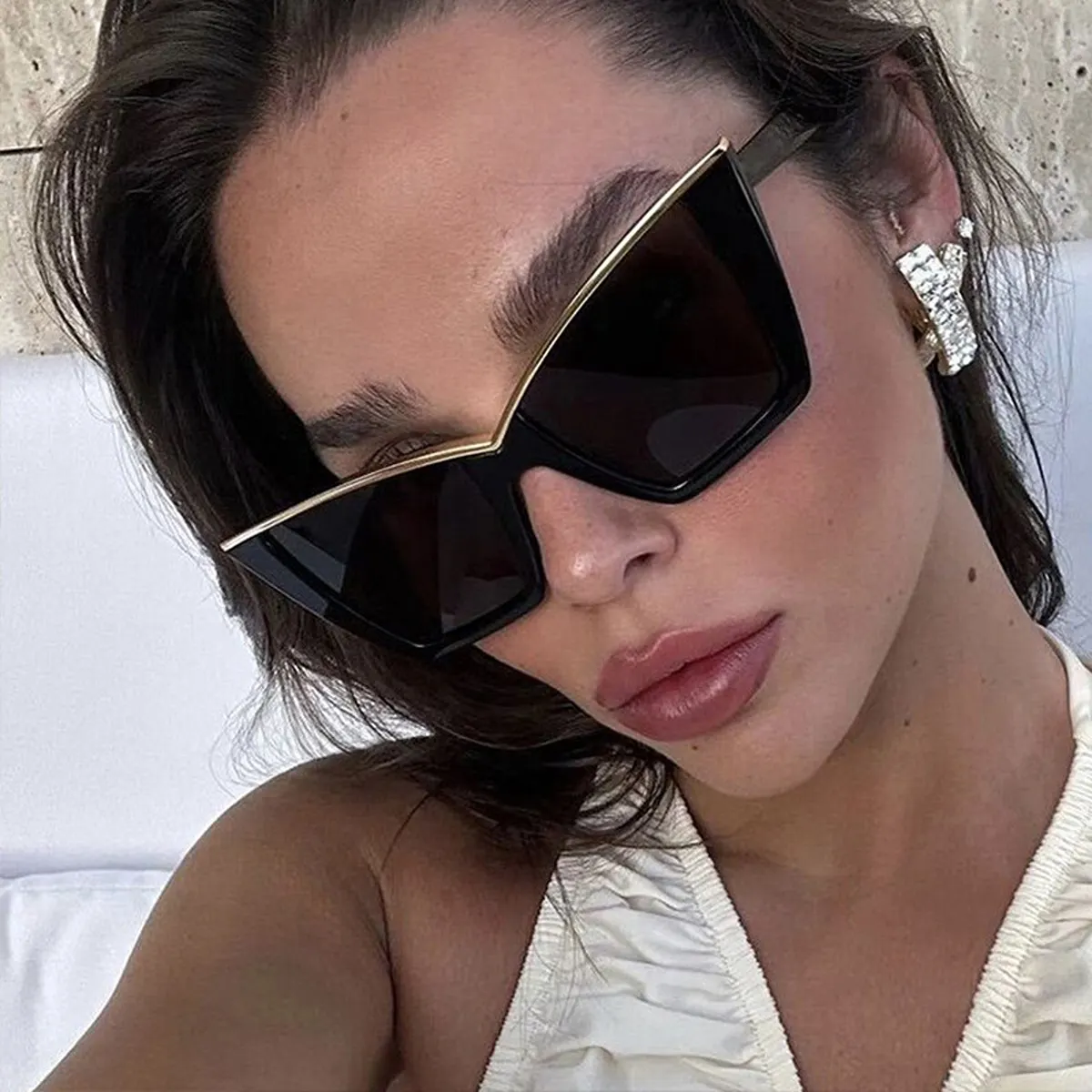 Oversized Cat-Eye Sunglasses - Black
